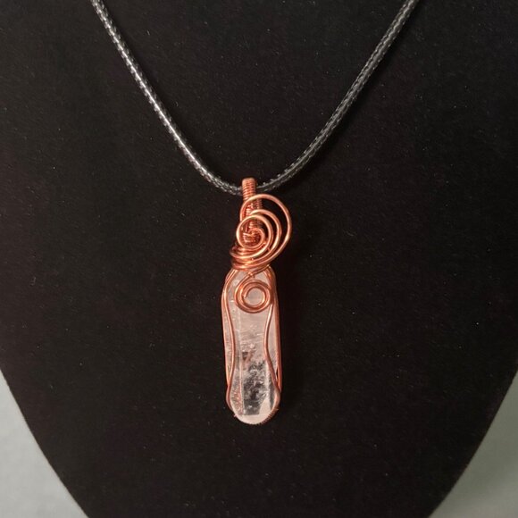 Handmade Swirl Quartz Pendant - Picture 1 of 3